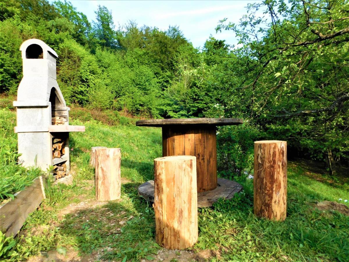 Robinzonski Turizam "Robin' S Hood" Skrad Exterior photo